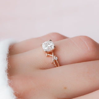 1.50 - 3.50 CT Cushion Cut CVD Diamond twig Engagement Ring