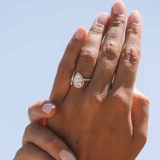 Bague de fiançailles en diamants pavés en moissanite avec halo en forme de poire de 1,93 ct pour femme