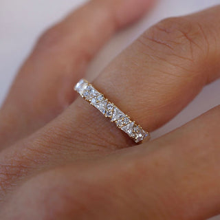 Alliance de mariage multi-pierres en diamants ronds et en diamants CVD trillion de 0,88 TCW