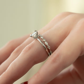 Anillo de compromiso con halo oculto de corte princesa de 1,0 a 3,0