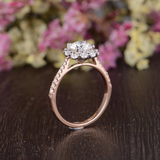 Bague de fiançailles avec diamant halo en moissanite à taille ronde de 1,35 ct