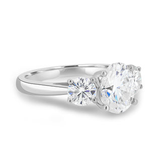 Bague de fiançailles avec diamants ovales de 1,68 ct F/VS2 cultivés en laboratoire 