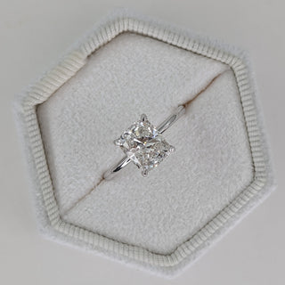 Anillo de compromiso con solitario de diamante de talla cojín G-VS2 de 1,81 ct 