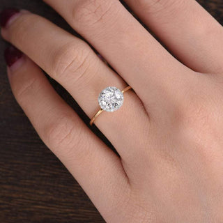 Bague de fiançailles avec diamant halo en moissanite à taille ronde de 1,90 ct