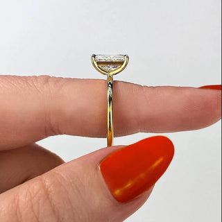 Anillo de compromiso con diamante solitario de moissanita de talla esmeralda de 1,91 quilates 