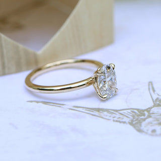 Anillo de compromiso solitario de diamante moissanita de cuatro puntas ovalado de 2,0 ct para mujer