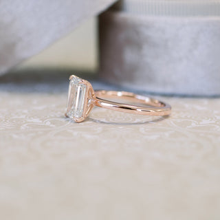 Anillo de compromiso de diamantes de moissanita de talla esmeralda de 2,75 ct para mujer con engaste solitario