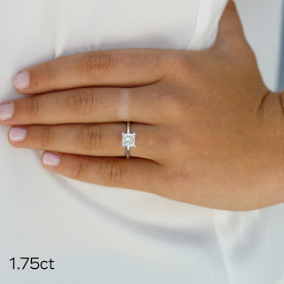 Anillo de compromiso clásico solitario con diamante moissanita de talla princesa de 1,75 ct