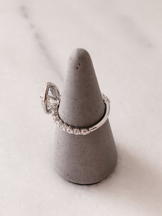 Bague de fiançailles avec halo de diamants en moissanite et pavé de bulles de 2,0 ct