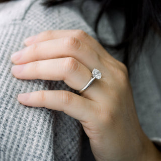 Bague de fiançailles solitaire en or massif 14 carats avec diamant en moissanite de 1,50 ct et serti cathédrale