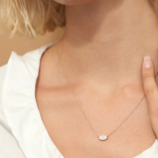 Collier avec diamant solitaire en moissanite taille marquise