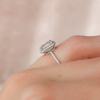 Bague de fiançailles avec halo de diamants CVD émeraude 1,0 -3,0 avec sertissage pavé