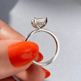 Anillo de compromiso con halo oculto de diamantes de talla cojín F-VS1 de 2 ct