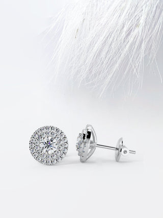 Boucles d'oreilles en diamant à coupe ronde et double halo de moissanite pour femmes 