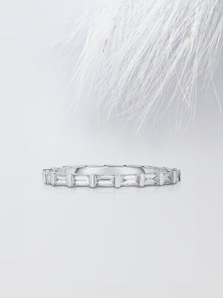 Alliance de mariage avec diamants sertis en barre et moissanite taille baguette 