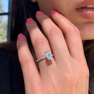 Bague de fiançailles solitaire en moissanite en forme d'émeraude de 1,60 ct