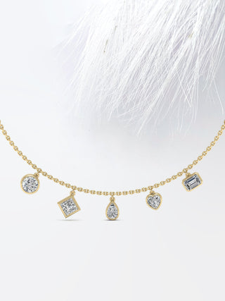 Collier à cinq pierres serties de diamants et de moissanites pour femme