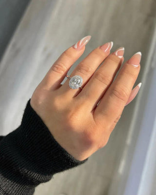 Bague de fiançailles avec halo de diamants ovales CVD de 1,25 à 3,25 ct