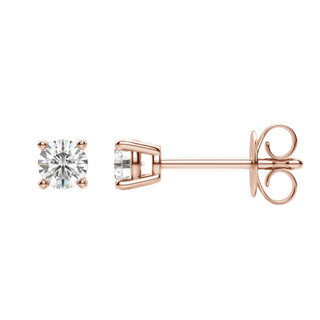 Boucles d'oreilles à tige solitaire en moissanite à taille ronde de 0,50 TCW à 1,0 TCW