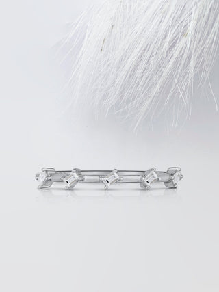 Alianza de boda de moissanita con diamante en talla baguette de 0,11 ct