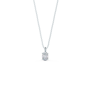 Collier solitaire en moissanite ovale en or massif