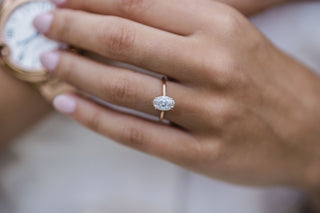 Bague de fiançailles avec solitaire ovale en moissanite de 1,85 ct