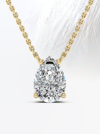 Collier Colleen avec solitaire en diamant et moissanite taille poire pour femme