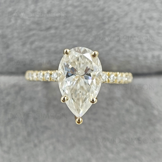 Bague de fiançailles avec halo caché en moissanite et diamant taille poire de 3,0 ct