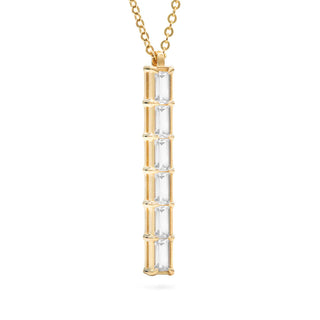 Collier avec pierre de naissance d'avril en diamant moissanite baguette de 0,25 ct pour elle