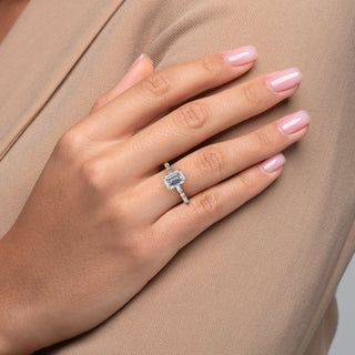 Bague de fiançailles avec halo caché pavé taille émeraude de 2,0 à 4,0 ct