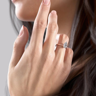 Anillo de compromiso con halo oculto de diamantes CVD de talla pera de 1,0 a 3,0 quilates