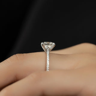 Anillo de compromiso con banda pavé de diamantes CVD de talla princesa de 1,0 a 3,0 quilates