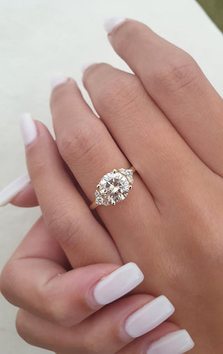 Bague de fiançailles avec diamants ronds F-VS1 de 2,1 ct cultivés en laboratoire 