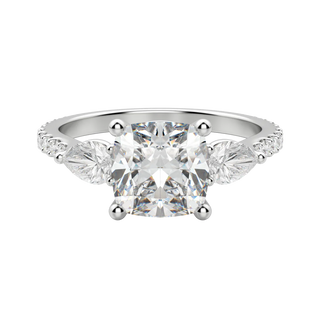 Bague de fiançailles à trois pierres et diamants en moissanite coussin de 2,54 ct 