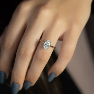 Bague de fiançailles avec halo caché en diamant CVD taille ovale de 2,0 à 4,0 ct