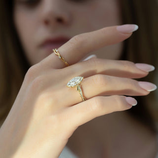 Anillo de compromiso estilo pavé y ramita de diamantes CVD en forma de marquesa de 2,0 a 4,0 quilates