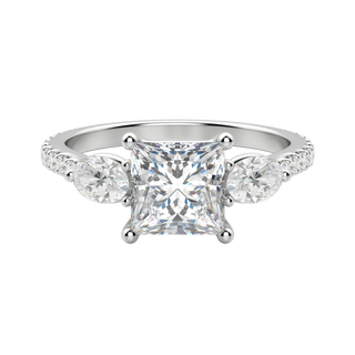 Bague de fiançailles à trois pierres en moissanite taille princesse de 2,78 ct 