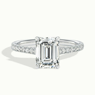 Bague de fiançailles en moissanite pavée de diamants taille émeraude de 1,50 ct