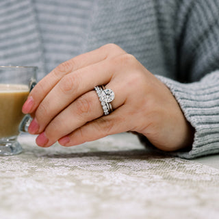 Bague de fiançailles avec solitaire en diamant et moissanite de 2,75 ct serti cathédrale rond