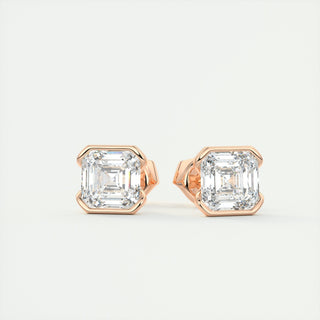 Boucles d'oreilles en diamant de laboratoire Asscher Half Bezel Solitaire G/VS de 1,0 ct