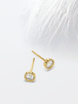 Boucles d'oreilles en moissanite à diamants taille ronde serties de lunette pour elle 