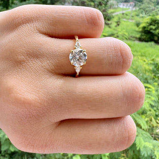 Bague de fiançailles à trois pierres en moissanite taille ronde de 2,65 ct