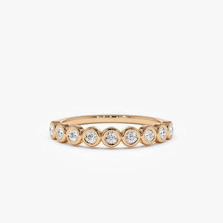 Alliance de mariage semi-éternité avec diamants taille ronde sertis en lunette pour mère