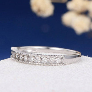 Alliance de mariage demi-éternité à diamants taille brillant ronds sertis en canal 