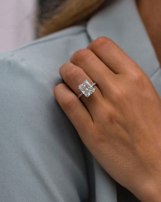 Bague de fiançailles avec solitaire en moissanite taille radiant de 4,79 ct