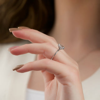 Bague de fiançailles avec halo caché en diamant CVD taille émeraude de 2,0 à 4,0 ct