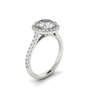 Bague de fiançailles en moissanite à taille ronde et pavée de halo de 1,5 ct