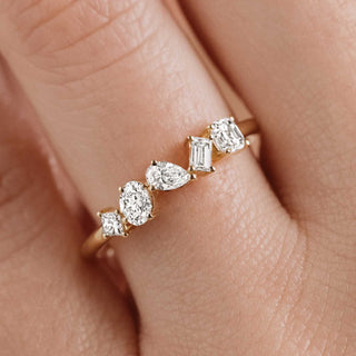 Alliance de mariage multi-pierres en moissanite de 0,24 ct en forme de baguette, de princesse, d'ovale et de poire