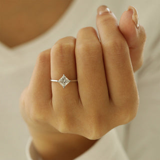 Bague de fiançailles avec solitaire en moissanite taille princesse de 1,18 ct