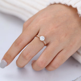 Bague de fiançailles solitaire en moissanite de forme ronde de 0,88 ct